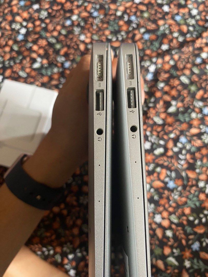 MACBOOK AIR 7.2 WITH CHARGER (Category: Laptops & Notebooks) located in Quezon City. Submitted by lenard.regencia (Listing ID 1360260285, Image 3). Description: ‼️‼️ON HAND‼️‼️ ❤️READY FOR MEET UP❤️ ‼️MACBOOK AIR 7.2 WITH CHARGER ‼️8gbram ‼️128ssd ‼️AND LAPTOP BAG 12K ONLY.