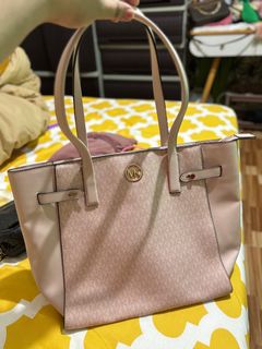 (Category: ) located in . Submitted by mcaspreloved (Listing ID 1359807315, Image 1). Description: .