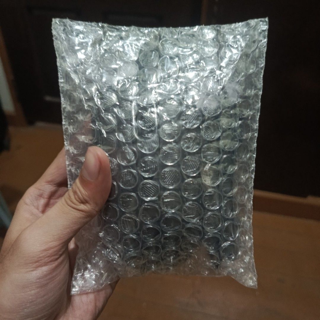 MSI GAMING MOUSE (WIRED) SEALED (Category: Mouse & Mousepads) located in Manila. Submitted by andreeee07 (Listing ID 1360355407, Image 1). Description: Maximum DPI: 6400 Color: Black Tracking Method: Optical Number of Buttons: 7 Type: Gaming Mouse Connectivity: USB, Wired EQUIPMENT FOR GAMERS.