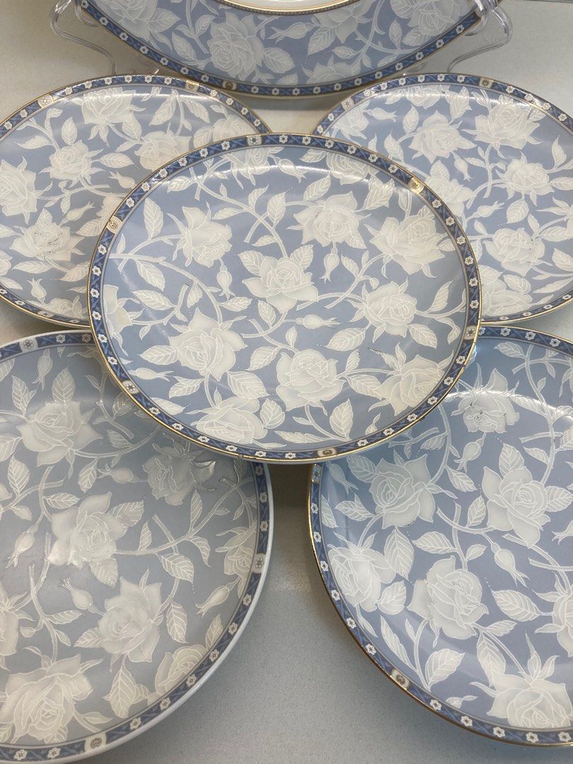 Narumi Mila Schon Cake plate set (Category: Dinnerware & Cutlery) located in Paranaque City. Submitted by anoona (Listing ID 1360307865, Image 2). Description: Preloved Narumi mila schon.