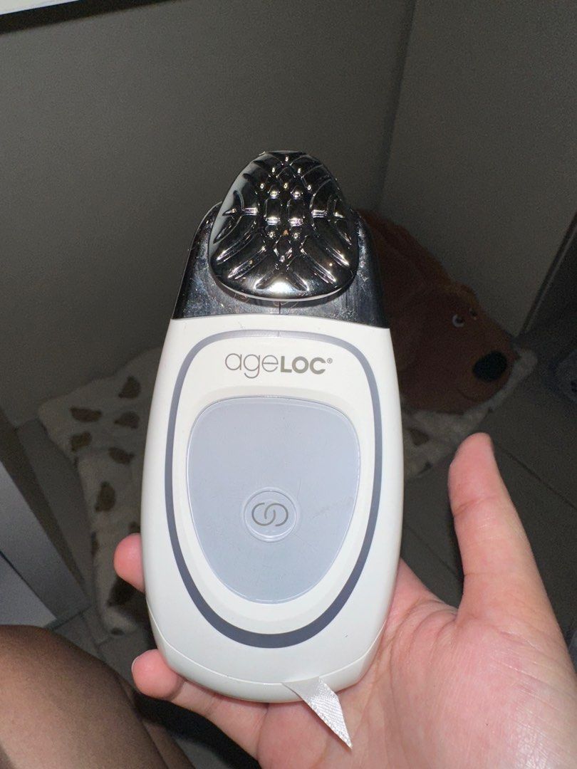 Nuskin Ageloc Galvanic Spa (Category: Face Care) located in Ilagan. Submitted by whiskyandeevie (Listing ID 1360321040, Image 1). Description: Nuskin Ageloc Galvanic Spa (New Version) RFS: decluttering. Barely used this. Selling it at a very low price original price i think is 20++k? .