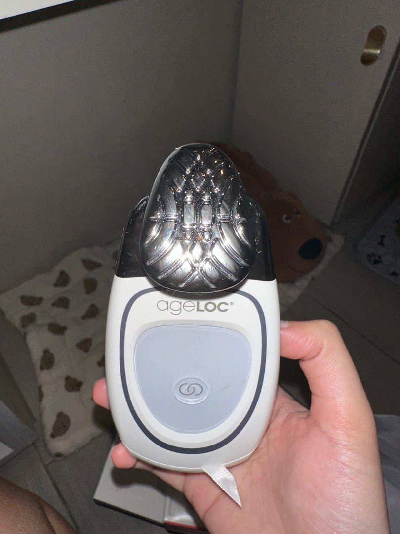 Nuskin Ageloc Galvanic Spa (Category: Face Care) located in Ilagan. Submitted by whiskyandeevie (Listing ID 1360321040, Image 3). Description: Nuskin Ageloc Galvanic Spa (New Version) RFS: decluttering. Barely used this. Selling it at a very low price original price i think is 20++k? .