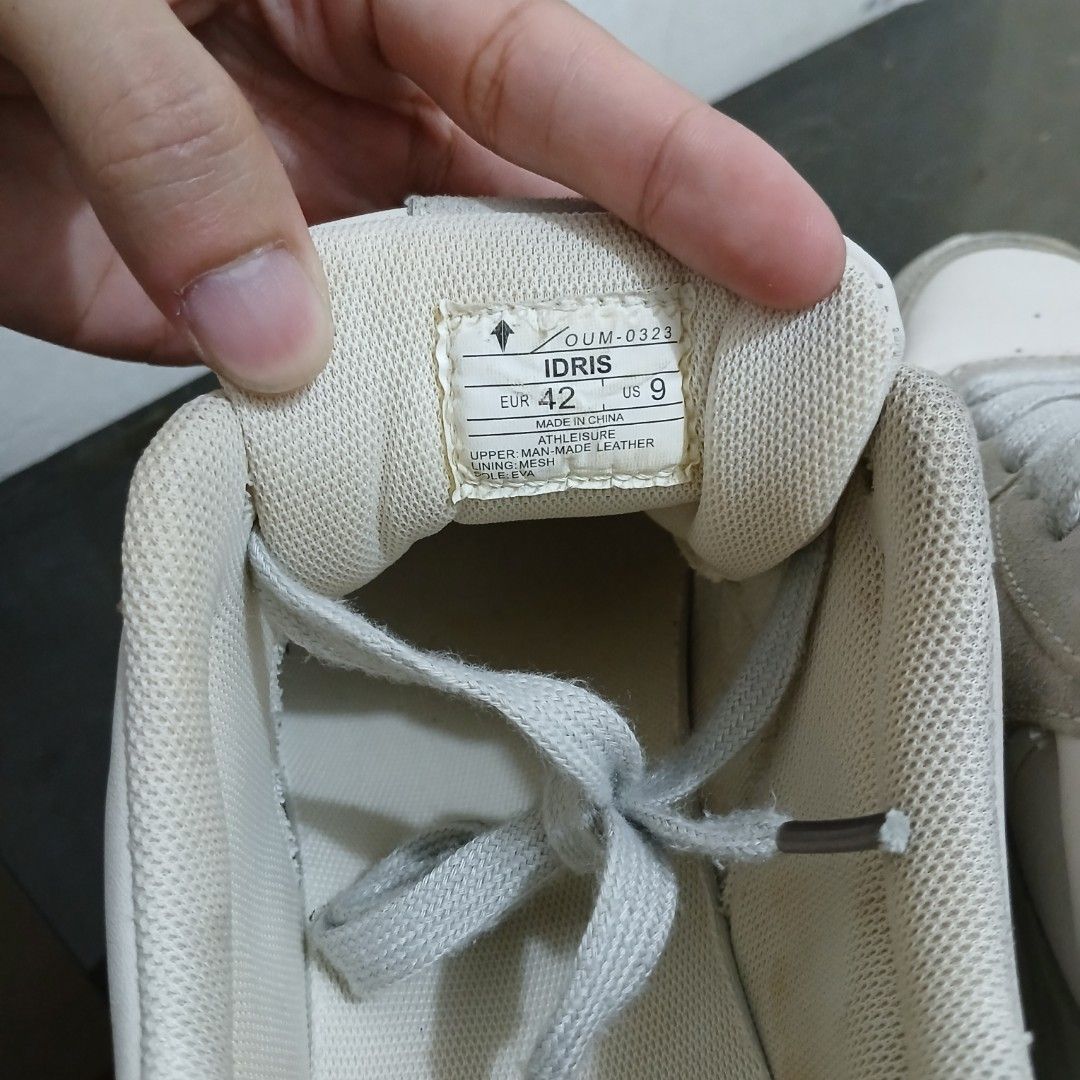 One Up IDRIS Beige (Category: Sneakers) located in Quezon City. Submitted by dextermiguel_21 (Listing ID 1360362263, Image 3). Description: One Up by World Balance IDRIS • Color: Beige • Size: EU 42 | UK 8 | US 9 • Condition: 9/10 Lightly used Negotiable Rfs: I don't use it anymore / decluttering.