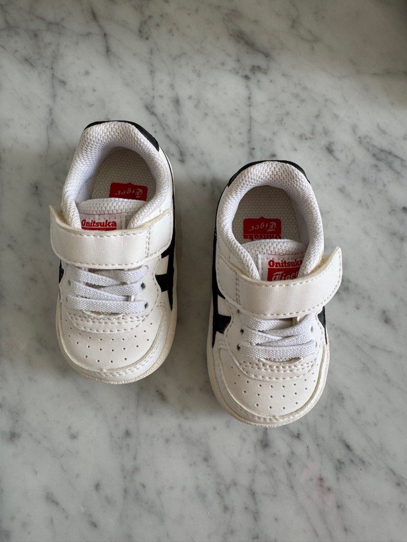 Onitsuka Baby Rubbershoes (Category: Babies & Kids Fashion) located in Taguig. Submitted by kmtshops (Listing ID 1360335859, Image 2). Description: Needs cleaning. NO box 💯authentic The size is in the last picture. Recommended size for 6-12months old baby 📍BGC Taguig.