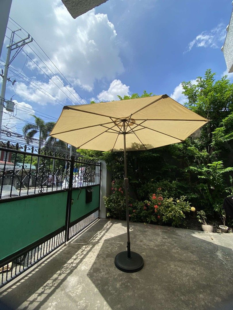 Patio umbrella (Category: Umbrellas) located in Manila. Submitted by dolorchris69891 (Listing ID 1360308416, Image 2). Description: Patio umbrella.