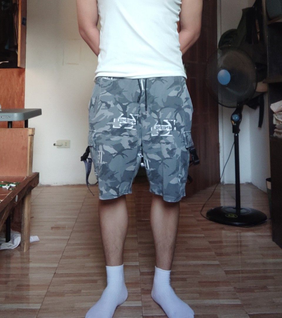 PEPSI camouflage cargo short (Category: Shorts) located in San Carlos. Submitted by declutteringv1 (Listing ID 1360306497, Image 1). Description: W 30-40 L 20 ref. height 5'8 weight 75kg.
