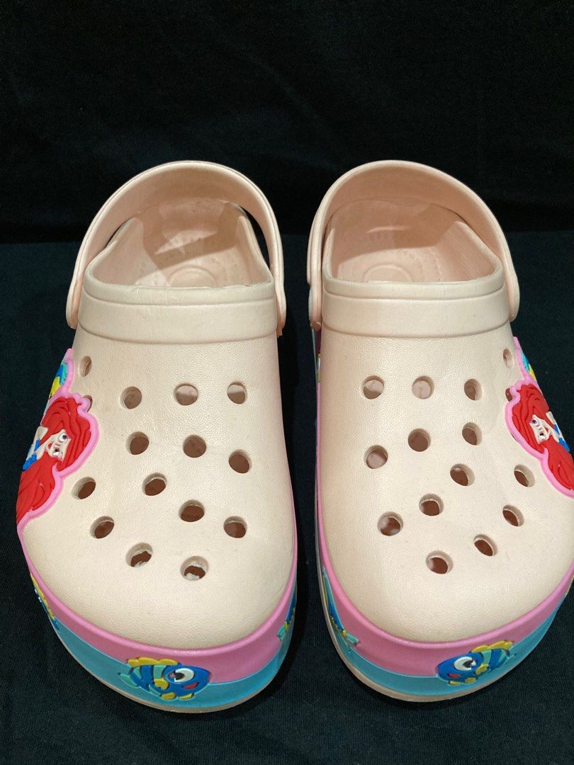 Pink Clogs (Category: Babies & Kids Fashion) located in Paranaque City. Submitted by expectmore.payless (Listing ID 1360337729, Image 2). Description: Bought Local Size 33 Twice lang nagamit .