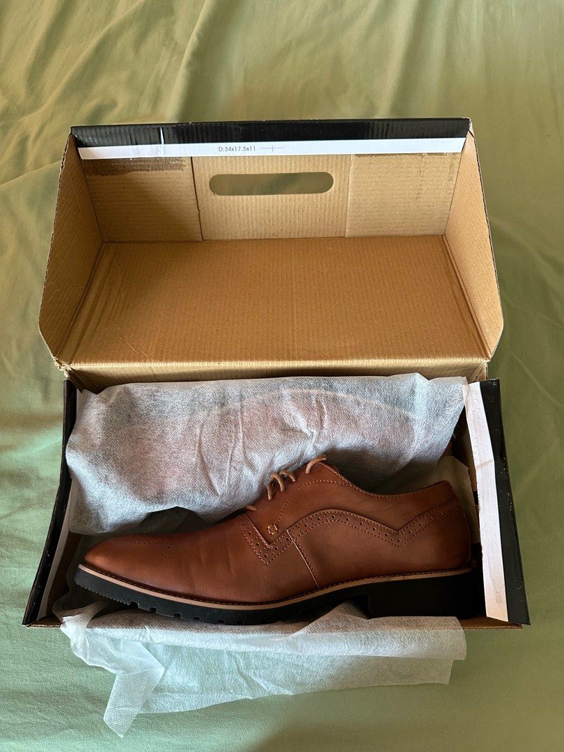 PreView Brown Leather Dress Shoes (Category: Dress Shoes) located in Manila. Submitted by igta05 (Listing ID 1360293071, Image 3). Description: PreView Brown Leather Shoes original price: ₱1799 (got it on sale) size: 43 on shoes (best fits size 10) rfs: decluttering shoes; used once only.