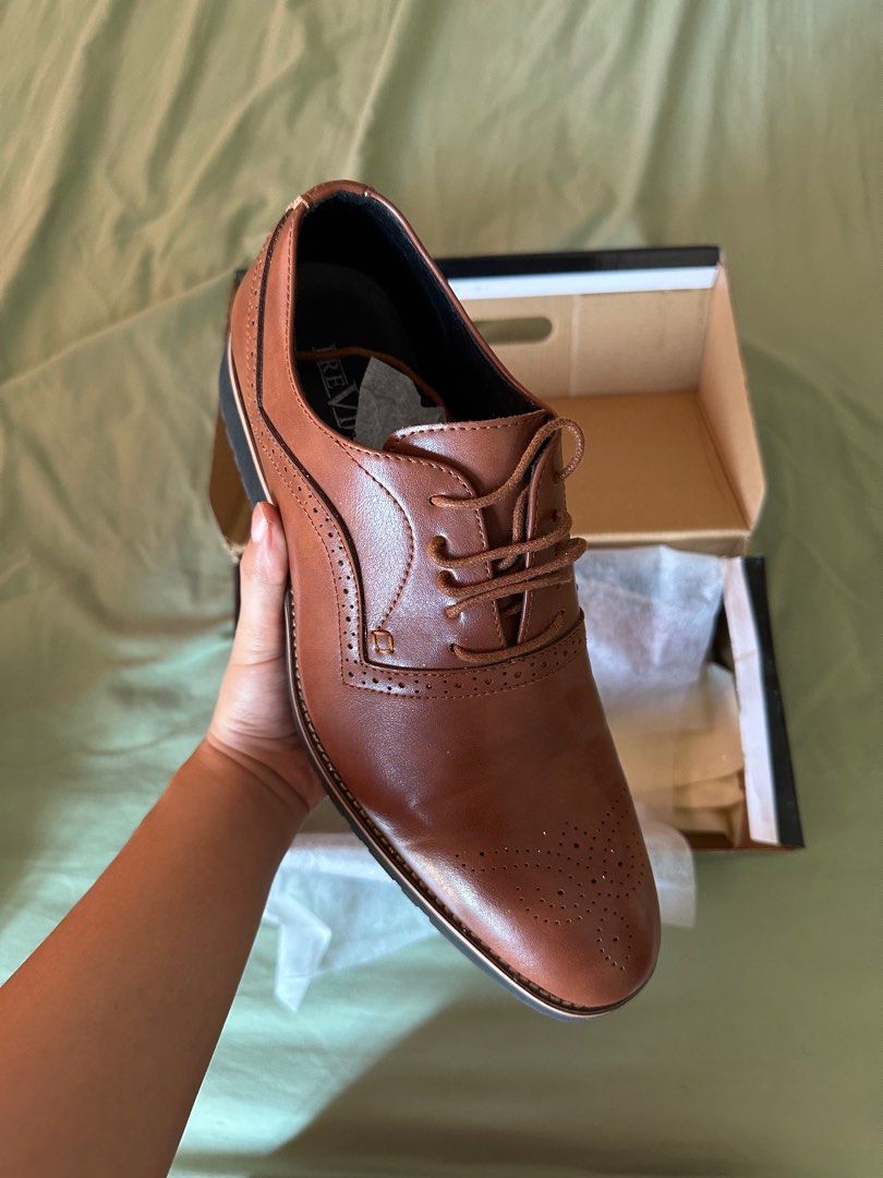 PreView Brown Leather Dress Shoes (Category: Dress Shoes) located in Manila. Submitted by igta05 (Listing ID 1360293071, Image 1). Description: PreView Brown Leather Shoes original price: ₱1799 (got it on sale) size: 43 on shoes (best fits size 10) rfs: decluttering shoes; used once only.