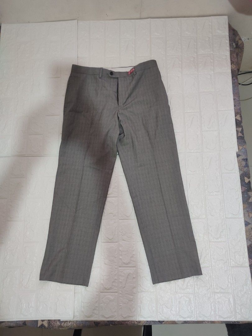 Ralph lauren checkered trouser (Category: Trousers) located in Santa Maria. Submitted by jigger85 (Listing ID 1360278295, Image 1). Description: ralph lauren trouser like new dimes : 34 X 40 leg opening : 9.