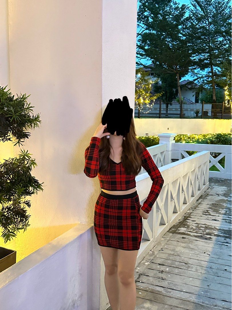Red Sets (Category: Sets or Coordinates) located in Gelugor. Submitted by candyyie (Listing ID 1360239101, Image 1). Description: .