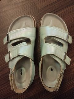 (Category: ) located in . Submitted by ferrose (Listing ID 1360229692, Image 1). Description: .