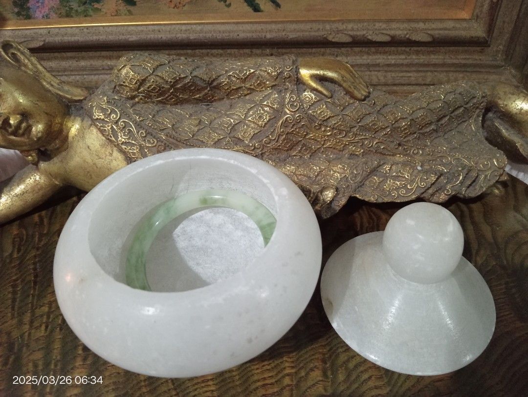 Selenite Jar with lid (Category: Precious Stones) located in Batangas. Submitted by girlmeetspurple (Listing ID 1311729054, Image 3). Description: Place your crystals inside a Selenite Round Jar with Lid to cleanse and charge them with positive energy! This exquisite Selenite is a beautiful and functional piece for your spiritual toolkit. This jar is carved from luminous Selenite, known for its serene and cleansing energy. This Selenite jar is pe