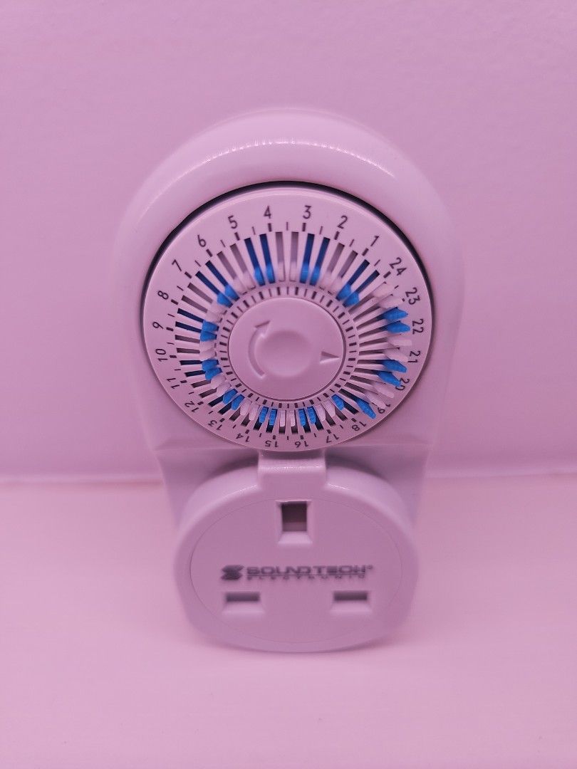 socket switch timer (Category: Electrical, Adaptors & Sockets) located in Singapore. Submitted by dorightbyu (Listing ID 1360260377, Image 2). Description: spare one. not using anymore. looks very new. have 4 but may not be the same brand.