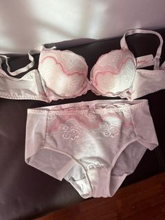 (Category: ) located in . Submitted by xiuhun (Listing ID 1360233848, Image 1). Description: .