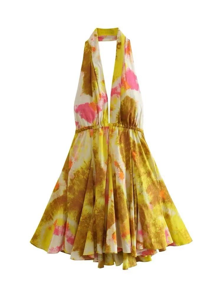 Zara insp summer dress (Category: Dresses) located in Manila. Submitted by mikaaa_y (Listing ID 1360335995, Image 3). Description: Size medium Flowy fabric Insp only .