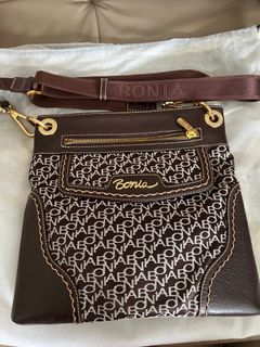 (Category: ) located in . Submitted by maisonmode (Listing ID 1360467239, Image 1). Description: .