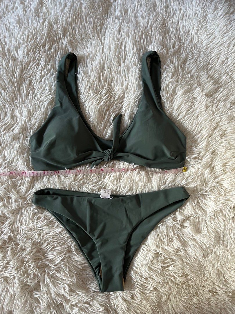 2pc Teal bikini swimsuit (Category: Bikinis & Swimsuits) located in Pasay City. Submitted by sethsummer (Listing ID 1360490024, Image 3). Description: #Teal #bikini #swimsuit #2pc #summer #beach #bathing suit Color: Teal Size: Medium in tag . Can fit up to SL Bra used once Panty never used . Has hygienic protection .