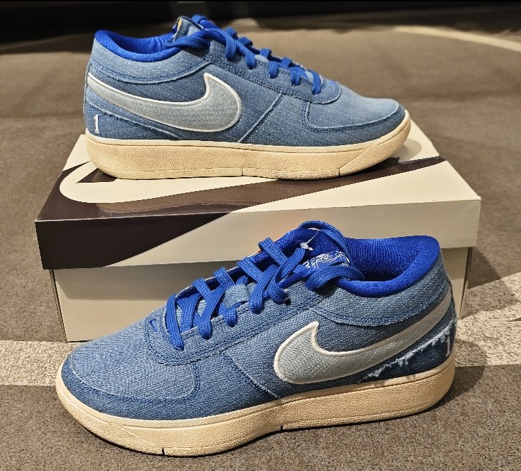 NIKE BOOK1 デニム　ケンタッキー大学 Devin Booker Nike Book 1 PE University of Kentucky | Hypebeast