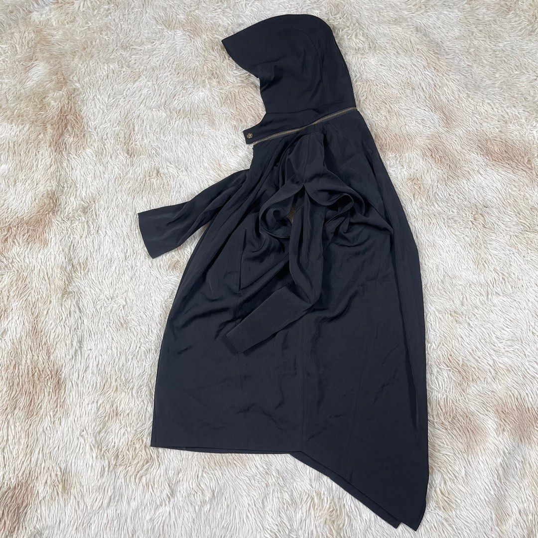 ACNE - Acne Studios Atlas Coat AW/10 (Category: Luxury Apparel) located in Cavite. Submitted by grazyluxe (Listing ID 1360457439, Image 1). Description: ACNE - Acne Studios Atlas Coat AW/10 Details: - Verygood Condition - 9/10 Overall Usage - Black - Detachable Hood - Double Zip Up - Spandex , Rayon Size: Small On Tags *Flat Measurements: - Chest: 27 inches - Shoulder: 21 inches - Length: 39 inches - Sleeve Length: 27 inches - Hem : 23 inches - W