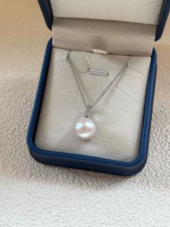 天然海水珍珠日本Akoya白粉光12mm強光澤炫彩微微瑕幾乎無暇饅頭珠萬能扣吊墜64221140398210110