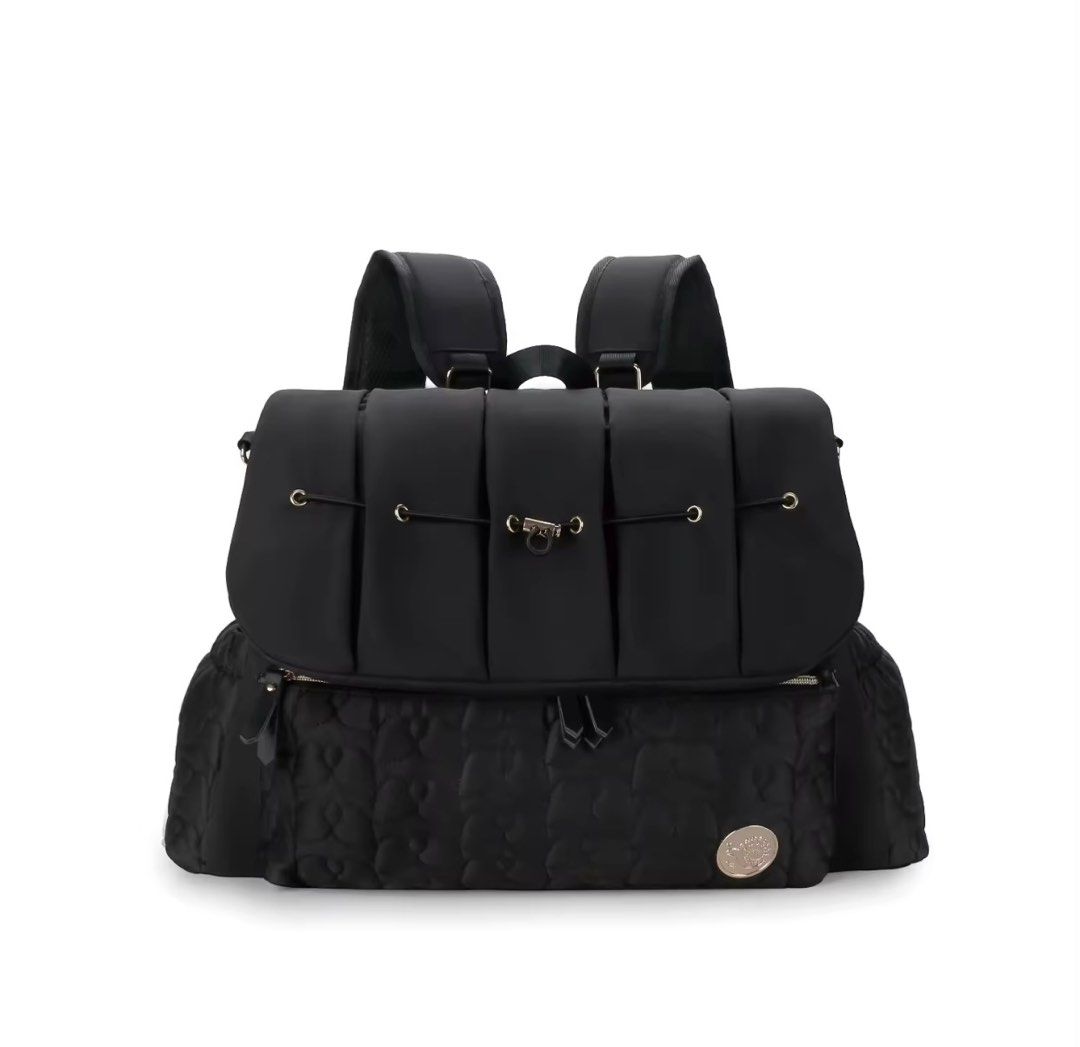 Baby diaper/maternity/organizer bag (Category: Maternity Care) located in Rizal. Submitted by zevchiara (Listing ID 1360468212, Image 1). Description: Bought this for 1’4 pero nag sale today ng 1’2 kaya kunin nyo na po 😅.