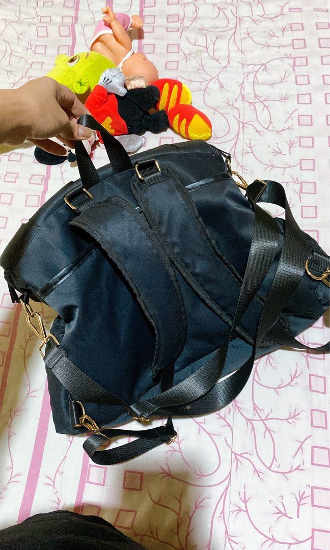 Baby diaper/maternity/organizer bag (Category: Maternity Care) located in Rizal. Submitted by zevchiara (Listing ID 1360468212, Image 2). Description: Bought this for 1’4 pero nag sale today ng 1’2 kaya kunin nyo na po 😅.