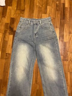 (Category: ) located in . Submitted by maxenes.closet (Listing ID 1360554045, Image 1). Description: .