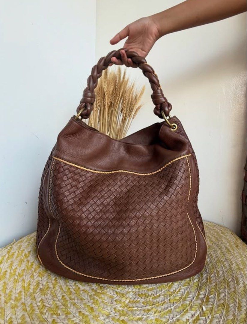 Bv hobo (Category: Luxury Bags & Wallets) located in Santa Ana. Submitted by astonandariana (Listing ID 1360213504, Image 2). Description: .