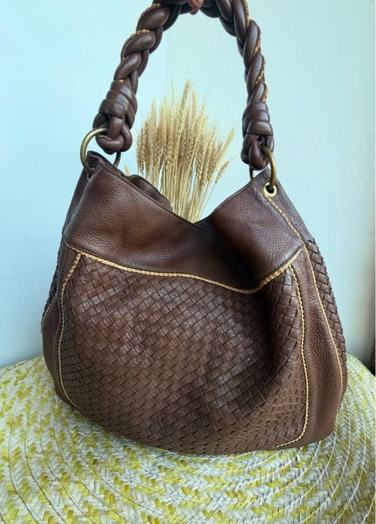 Bv hobo (Category: Luxury Bags & Wallets) located in Santa Ana. Submitted by astonandariana (Listing ID 1360213504, Image 3). Description: .