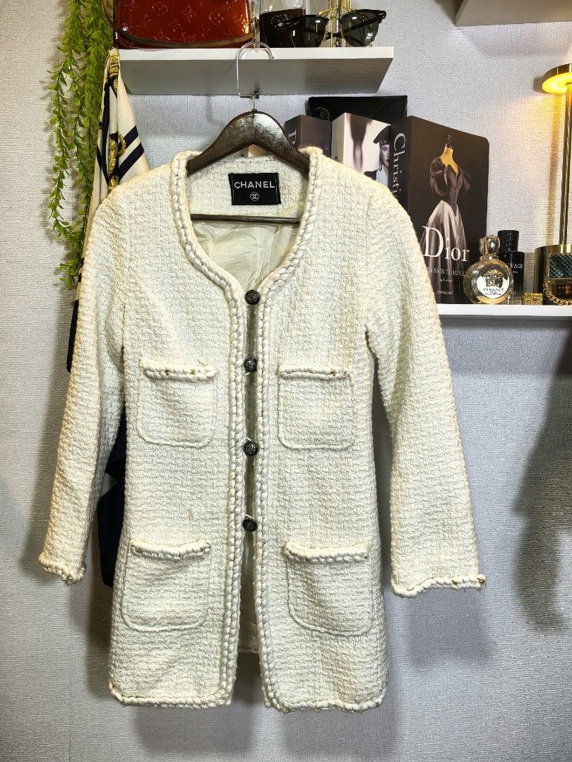 Chanel tweed chanel buttons (Category: Luxury Apparel) located in Baguio. Submitted by ashzachary (Listing ID 1360507842, Image 2). Description: Chanel tweed Chanel buttons Condition :Excellent condition Color rate 10/10 Size :small semi Medium Inches:W16to 18/L30 No issues Super ganda sa personal Pm. More details Good quality Plsss 📌No Bogus 📌No return MOP What you see is what you get PALAWAN, CEBUNA GCASH AND BDO Reminder😊 We're selling thri