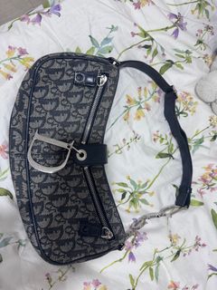 (Category: ) located in . Submitted by aemi.dvo (Listing ID 1360492682, Image 1). Description: .