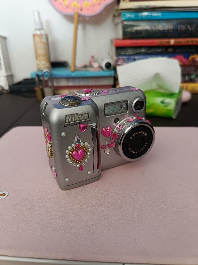 Coolpix 775 Digicam (Category: Cameras) located in Victoria. Submitted by leahan (Listing ID 1360451925, Image 2). Description: Coolpix 775 ✓Flash working ✓Screen working ✓ With new battery ✓ New 512 CF card ✓ Charger Mod: Flash express Mop: Gcash don't have sample pic Kasi Wala akong reader, pero goods naman Siya may rust sa screen pero di affected ang output..