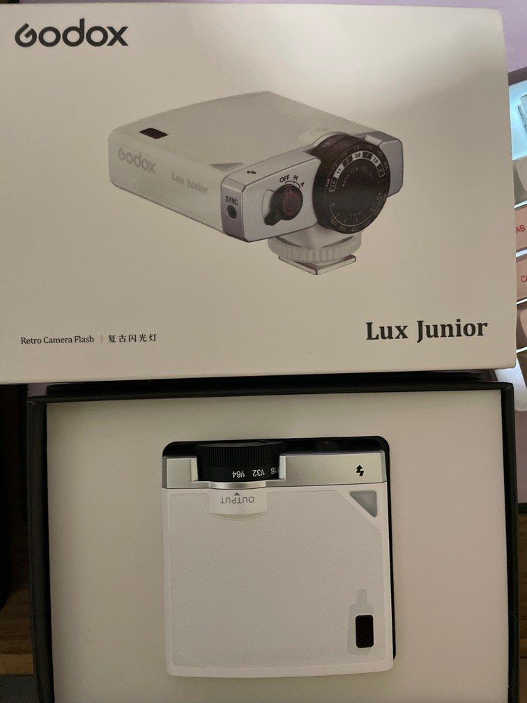 Godox lux junior white (Category: Cameras) located in Quezon City. Submitted by miku_i (Listing ID 1360497516, Image 1). Description: .