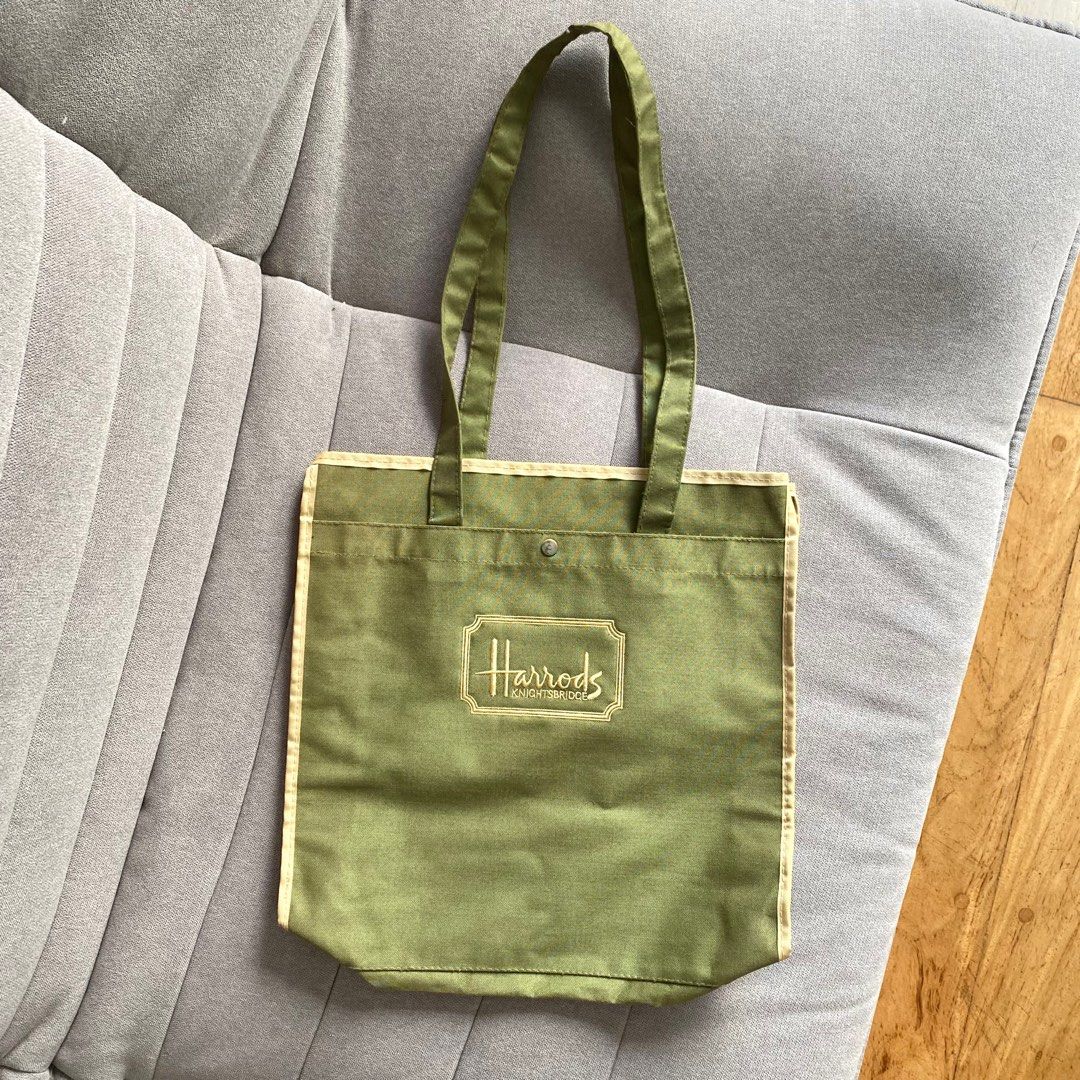 Harrods Tote Bag (Category: Luxury Bags & Wallets) located in Quezon City. Submitted by nikknacks (Listing ID 1360457472, Image 1). Description: Harrods Tote Bag ✅Dimensions: 14” x 14” x 3” ✅Never used, stored in cabinet ✅RFS: Decluttering 💰Php 950 ✉️PM if interested .