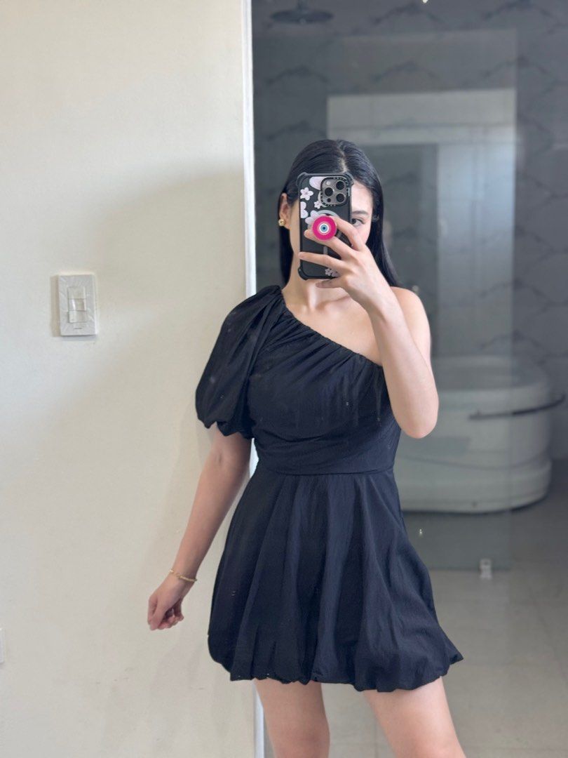 H&M bubble one shoulder dress (Category: Dresses) located in Tuguegarao City. Submitted by someofmystuff (Listing ID 1360447760, Image 1). Description: Brandnew just washed Size small bought for 1600 Shipping to be s/o by the buyer.
