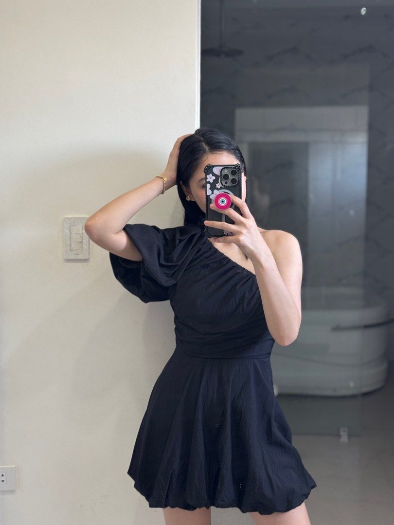H&M bubble one shoulder dress (Category: Dresses) located in Tuguegarao City. Submitted by someofmystuff (Listing ID 1360447760, Image 2). Description: Brandnew just washed Size small bought for 1600 Shipping to be s/o by the buyer.