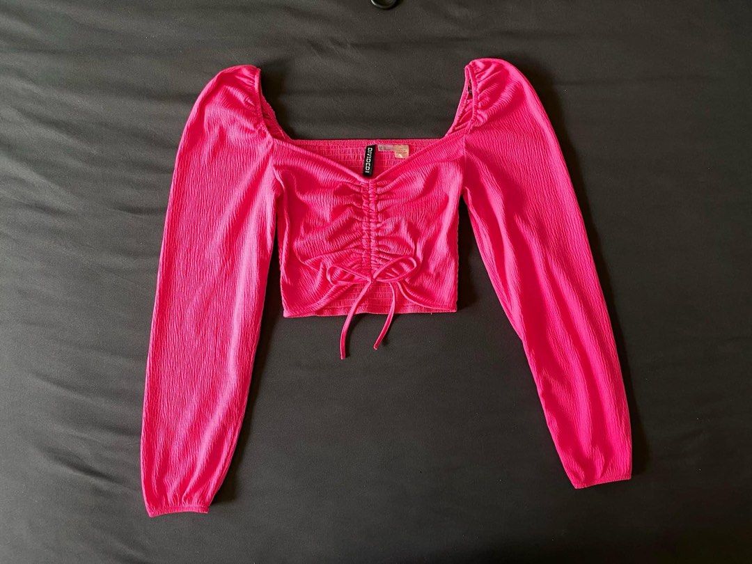 h&m fushia pink top (Category: Longsleeves) located in Quezon City. Submitted by aarchives12 (Listing ID 1360501952, Image 1). Description: .