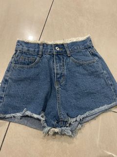 (Category: ) located in . Submitted by frillyfinds (Listing ID 1360474550, Image 1). Description: .