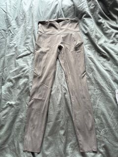 （分類：）位於 。 由 izroj 提交（商品編號 1360416552，圖片 1）。簡介： 。
