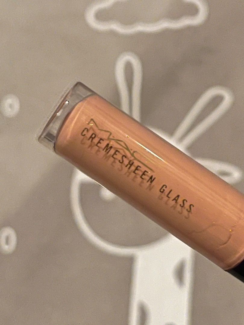 MAC lipgloss cremesheen glass (Category: Makeup) located in Quezon City. Submitted by docagillemontemayor (Listing ID 1360545233, Image 2). Description: Texture: Non-sticky, non-tacky, lightweight, and moisturizing. Used only sa wedding ko..
