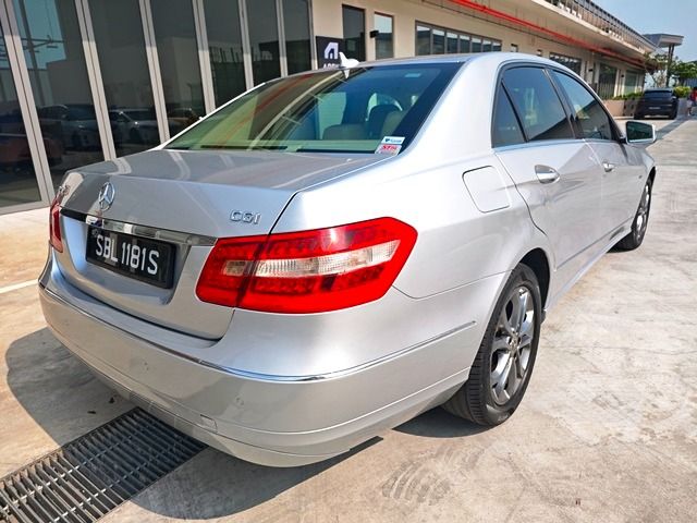 Mercedes-Benz E-Class Saloon E200 CGI (A)62886406010370113