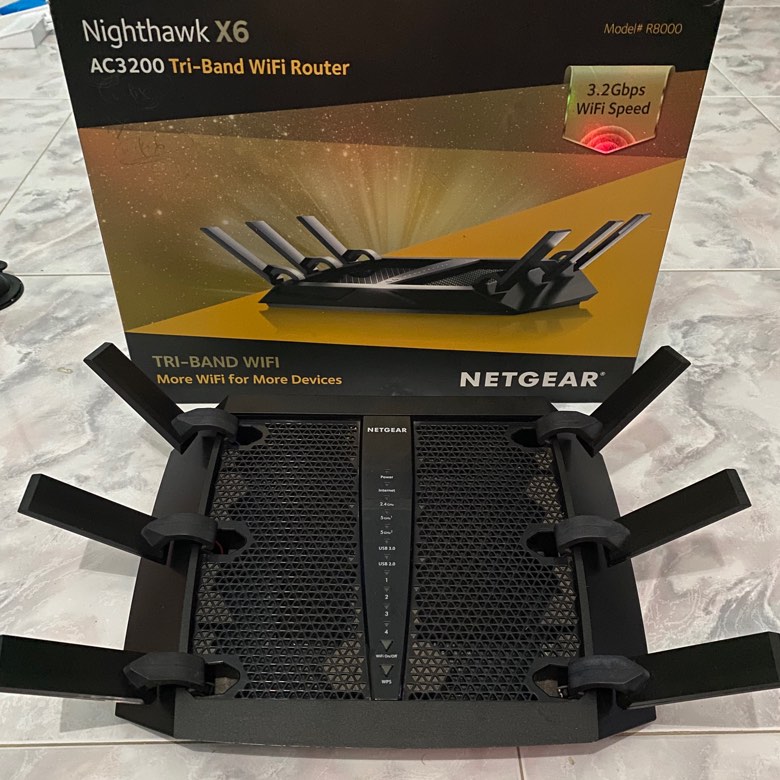 NETGEAR Nighthawk X6 AC3200 WiFi Router (R8000) Tri-Band WiFi Router, 3 ...