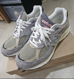 (Category: ) located in . Submitted by sneakerstray (Listing ID 1360453403, Image 1). Description: .