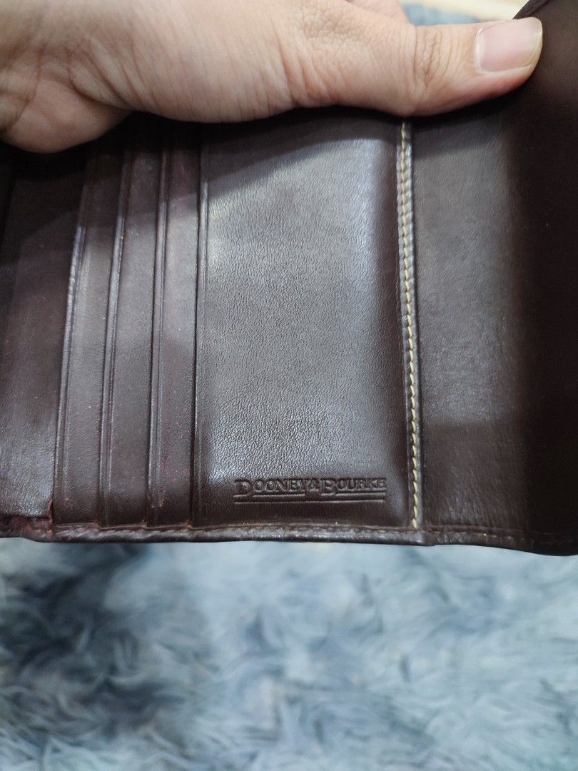 Preloved Authentic Dooney&Bourke Wallet (Category: Luxury Bags & Wallets) located in Bulacan. Submitted by mandjays (Listing ID 1360456578, Image 3). Description: Good condition with signs of usage. Please check all pictures posted. Strictly no returning of item..