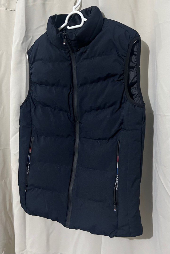 Puffer Vest (Category: Vests) located in Quezon City. Submitted by jayb_ (Listing ID 1360478582, Image 1). Description: .