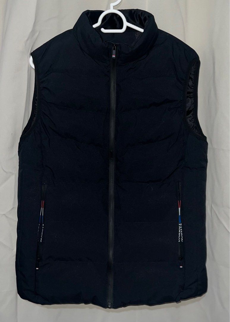 Puffer Vest (Category: Vests) located in Quezon City. Submitted by jayb_ (Listing ID 1360478582, Image 2). Description: .