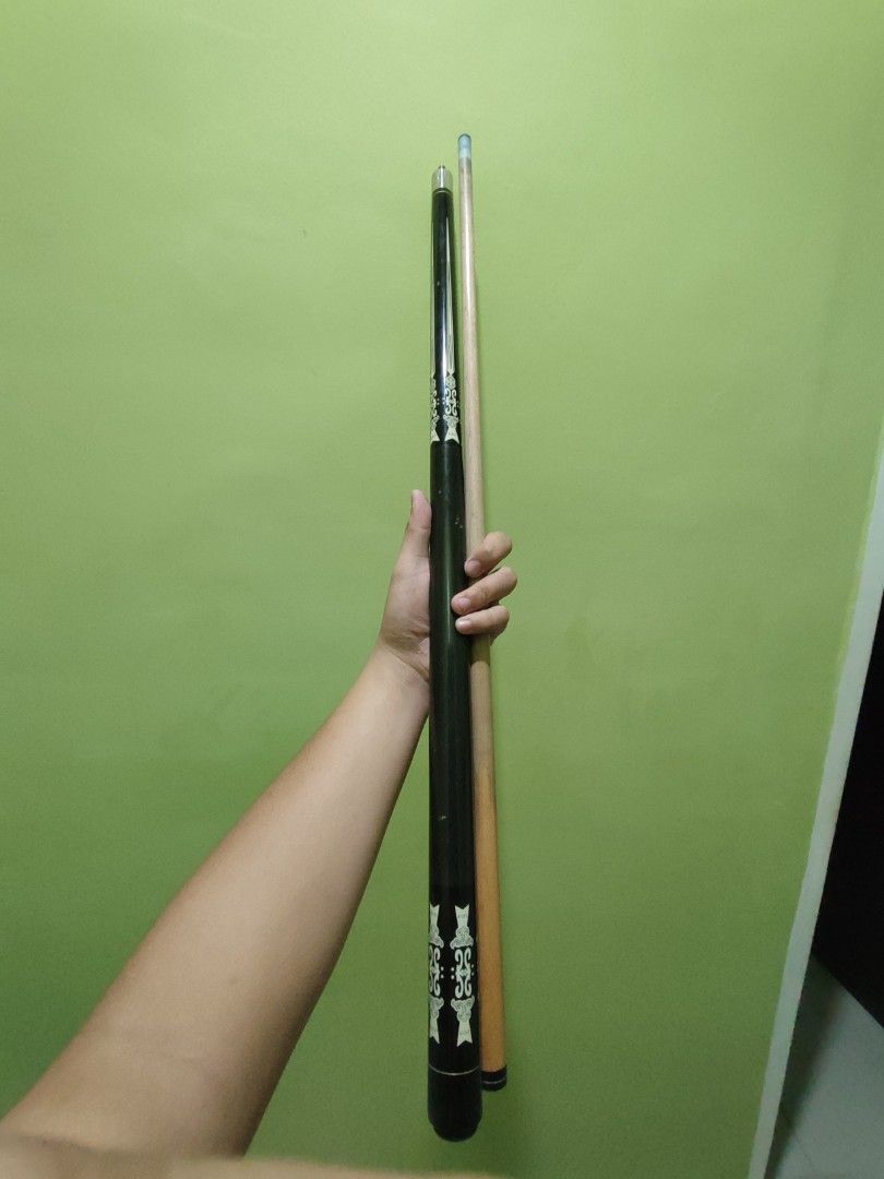 Robson Cue Stick (Category: Billiards and Bowling) located in Quezon City. Submitted by rodthrift00 (Listing ID 1360442217, Image 1). Description: Robson Cue Stick Issue:minimal not rolling straight negotiable.