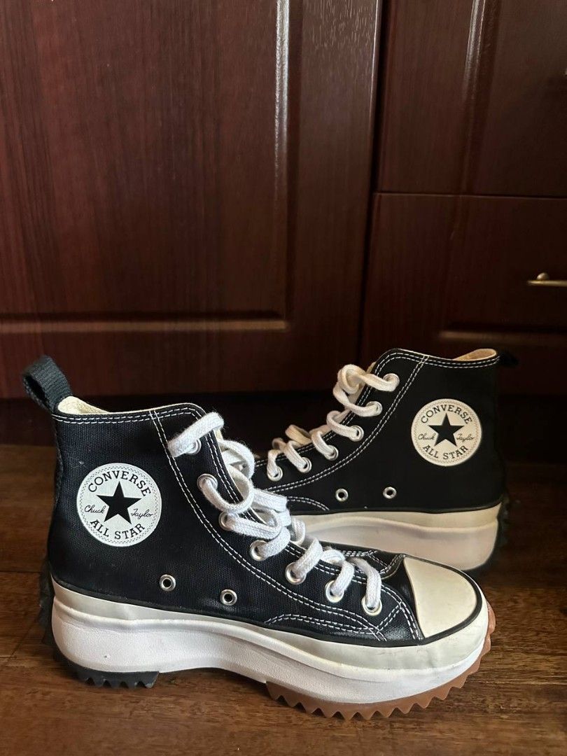 Run Star Hike Canvas Platform Converse Shoes (Category: Sneakers) located in Paranaque City. Submitted by FitNHobbies (Listing ID 1360397295, Image 3). Description: Run Star Hike Canvas Platform - Original - Size 6.5 W - Barely Used - Comes with it's Box Cosmetics: 4.5/5 - Signs of usage at the front part and sole of the shoes (see photos) Location: Parañaque City Payment: CASH and GCASH Delivery: Lalamove (buyer's expense).