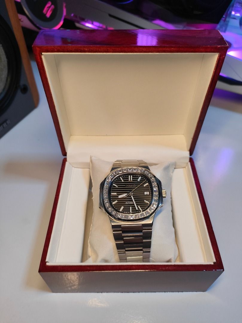 Seikolex Nautilus Black w/ Rhinestone. (Category: Men's Watches) located in Cebu City. Submitted by cebuseikolex (Listing ID 1360475425, Image 3). Description: Brand New Seikonaut Nautilus Black face with Crystal bezel. Comes with 18 MONTHS WARRANTY, Paper Bag, and Watch Box. Guaranteed Waterproof and Accurate Time Telling. See 2nd pic for inclusions ✅ Brand New Seiko Movement ✅ Seiko NH35a Automatic Movement ✅ Up to 48hrs Power Reserve ✅ Manual 